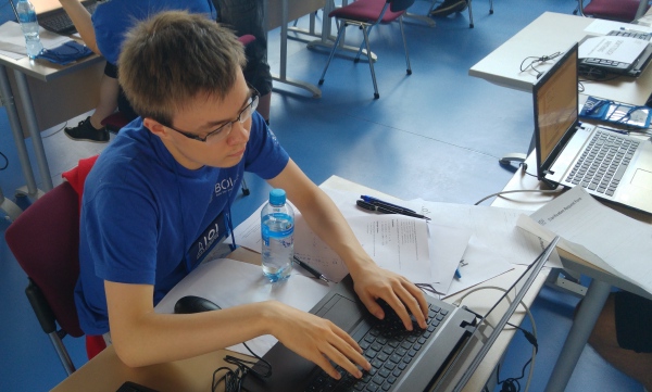 
Daniel i arbeid. Bildet ble tatt på treningsdagen.
